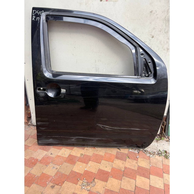 Дверь передняя правая Nissan Navara  D40 (2005-2013) 80100EB330