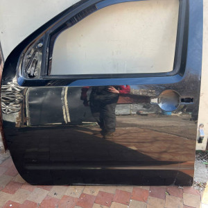 Дверь передняя левая Nissan Navara  D40 (2005-2013) 80101EB330 H01015X0MB