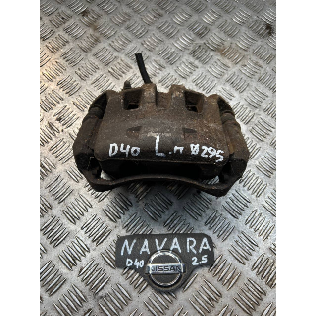 Супорт передній лівий Nissan Navara D40 (2005-2013) 41011EB30A