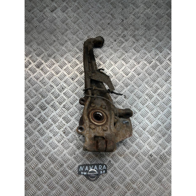Кулак поворотный левый (цапфа) Nissan Navara D40 (2005-2013) 400155X00C 40015EB000