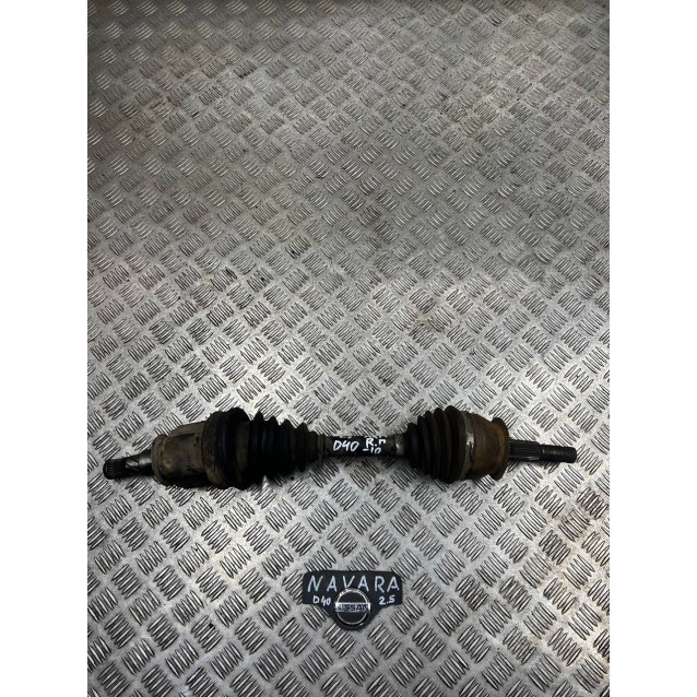 Полуось привод передний Nissan Navara D40 / Pathfinder R51 2.5 dCi 39100EB310