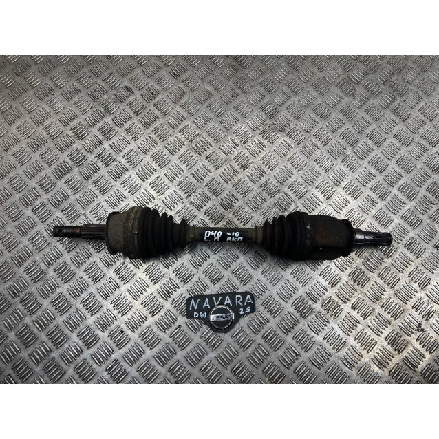 Полуось привод передний Nissan Navara D40 / Pathfinder R51 2.5 dCi 39100EB310