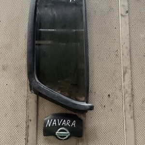 Стекло двери заднее правое(форточка) Nissan Navara D40 (2005-2013) 82262EB320