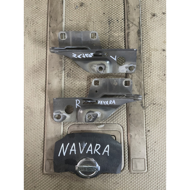 Петля капота права Nissan Navara D40 (2005-2013) 65400ZP00A