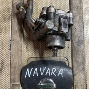 Насос гидроусилителя руля (ГУР) 2,5 Nissan Navara D40 (2005-2013) 49110EB700