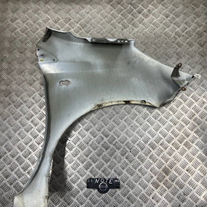 Крыло переднее левое Nissan Note E11 (06-13) F31019U0M0 *дефект