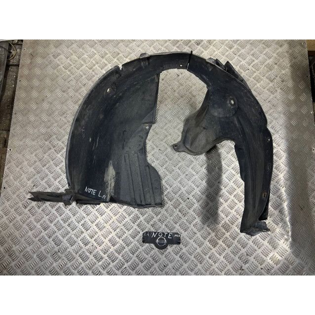 Подкрылок передний левый Nissan Note E11 (2006-2013) 638439U000 638439U05A *дефект