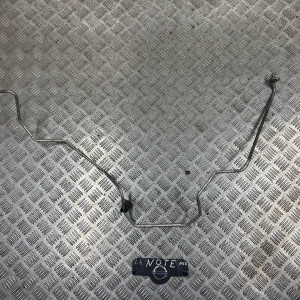 Трубка кондиционера высокого давления тонкая Nissan Note E11 1.4 (06-13) 92440AX803