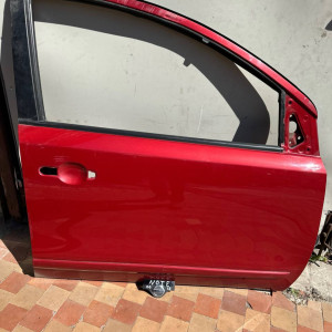 Дверь передняя правая Nissan Note E11 (06-13) H01529U0M0