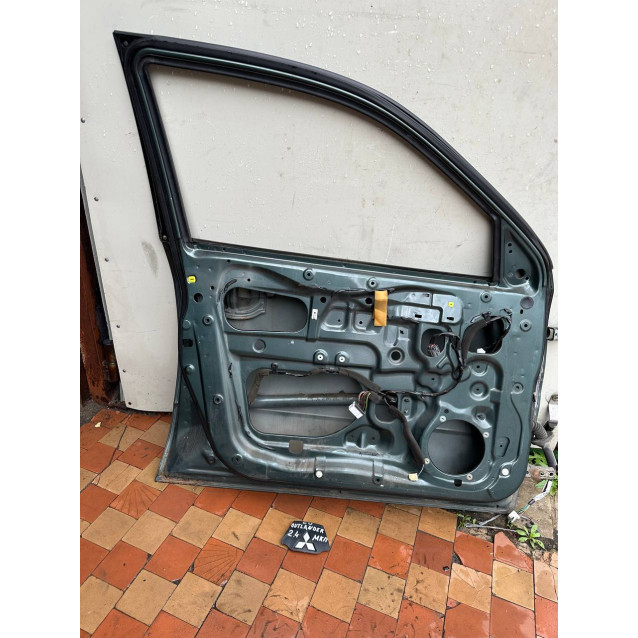 Дверь передняя левая Nissan Note E11 (06-13) H01539U0M0