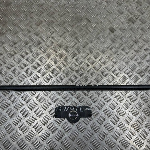 Молдинг стекла двери левый задний Nissan Note E11(2006-2013) 828219U000