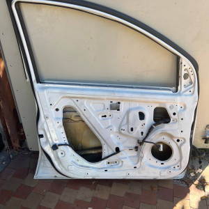 Дверь передняя левая  Nissan Note E11(2006-2013) H01539U0M0