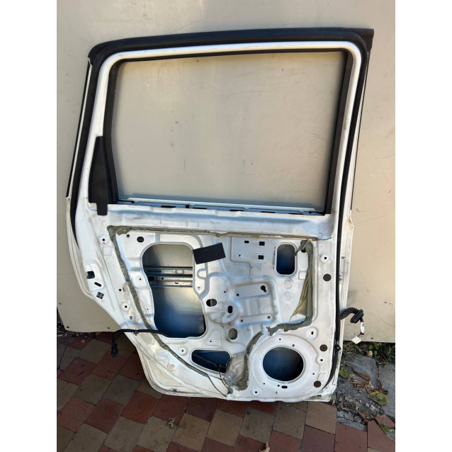 Дверь задняя левая Nissan Note E11 (2006-2013) H21539U0M0