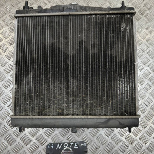 Радиатор охлаждения (основной) Nissan Note E11 (2006-2013) 1.4 МКПП 21410AX600