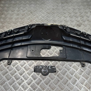Рещітка радіатора Nissan Note E11(2006-2013) 62310BH00H