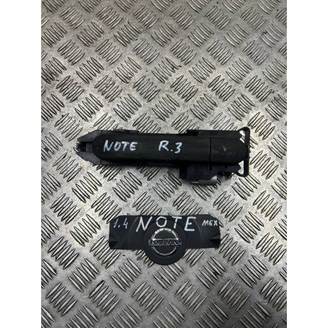 Ручка двери наружная правая задняя Nissan Note (E11) 82610AX622 80640AX62B