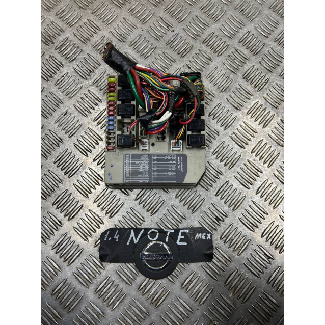 Блок предохранителей двигателя Nissan Note E11(2006-2013) 284B7AX61A 284B7AX61A