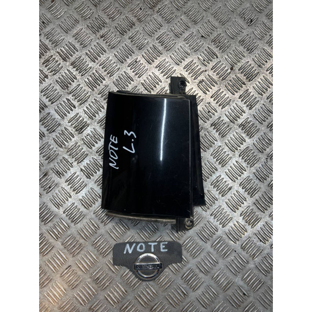 Накладка под задний фонарь Nissan Note E11(2006-2013) 781299U08E 781289U08E