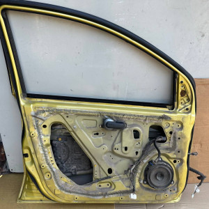 Дверь передняя левая Nissan Note E11 (06-13) H01019U0M0