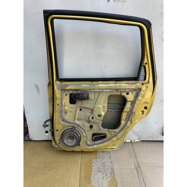 Дверь задняя правая Nissan Note E11 (06-13) H21009U0M0