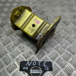 Кронштейн усилитель бампера переднего правый Nissan Note E11(2006-2013) 751159U00A