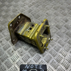 Кронштейн усилитель бампера переднего левый Nissan Note E11(2006-2013) 751159U00A	