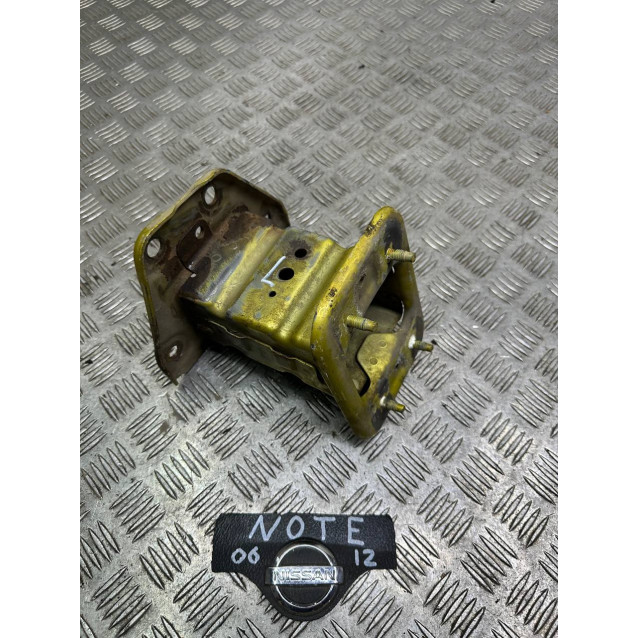 Кронштейн усилитель бампера переднего левый Nissan Note E11(2006-2013) 751159U00A	