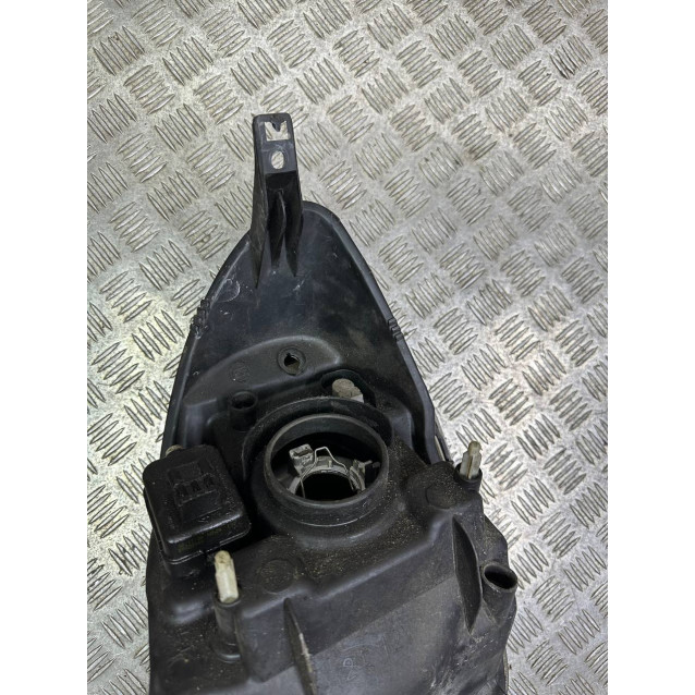 Фара правая Nissan Note E11 (09-13) 260109U100 *дефект стекла на фото