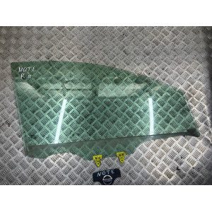 Стекло двери  переднее правое Nissan Note (E11) (2006-2013) 80300AX100