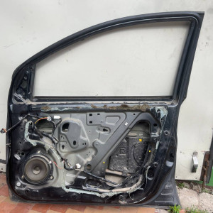 Дверь передняя правая Nissan Note E11 (2006-2013) H01009U0M0