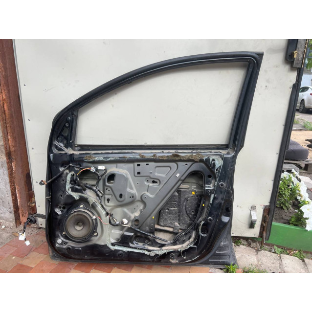 Дверь передняя правая Nissan Note E11 (2006-2013) H01009U0M0