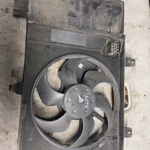 Диффузор с вентилятором радиатора Nissan Note (E11) (2006-2013) 21481AX610