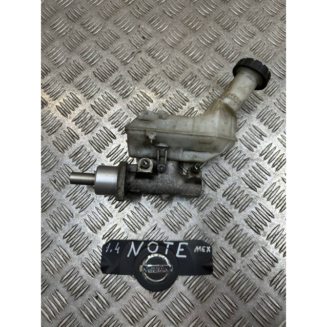 Цилиндр тормозной главный Nissan Note E11 (2006-2013) 46010AX701 46090AX710