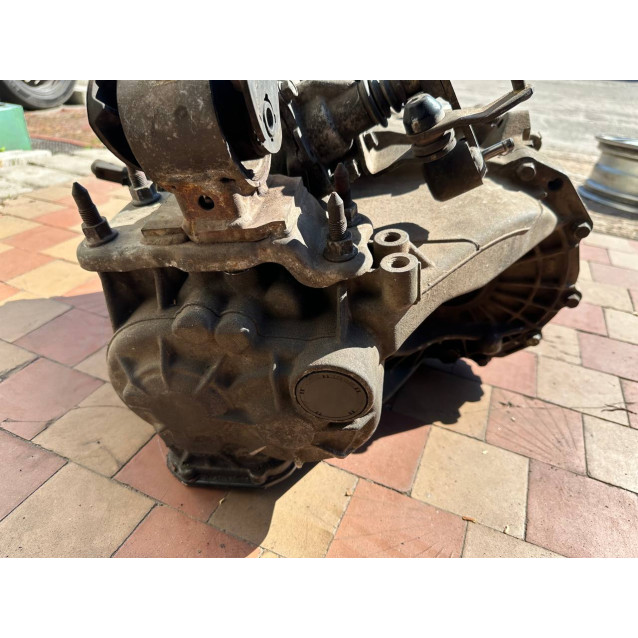 Коробка передач Mitsubishi Outlander CU МКПП (2003-2008) 2,4 MN168852