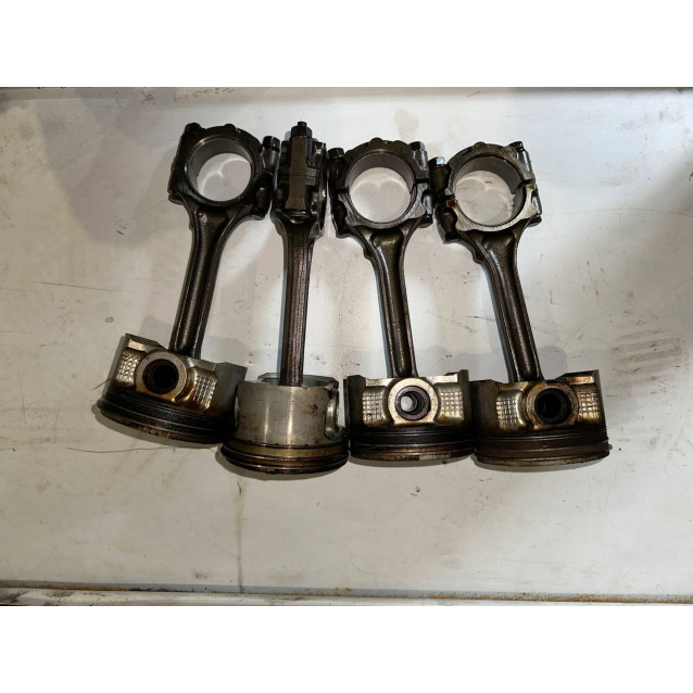 Шатун с поршнем 2,0 Mitsubishi Outlander CU 4G63 (2003-2008) MD193027