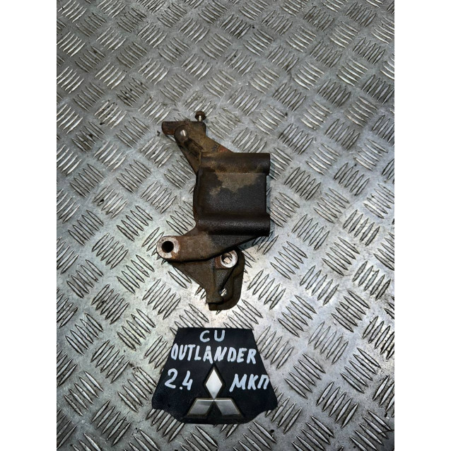 Кронштейн крепления генератора Mitsubishi Outlander CU (2003-2008) MN158357
