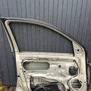 Дверь передня ліва Mitsubishi Outlander XL (06-14) 5700A281 5700A279 5700B387