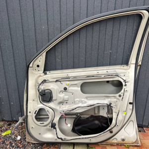 Дверь передня права Mitsubishi Outlander XL (06-14) 5700A280  5700A282 5700B388
