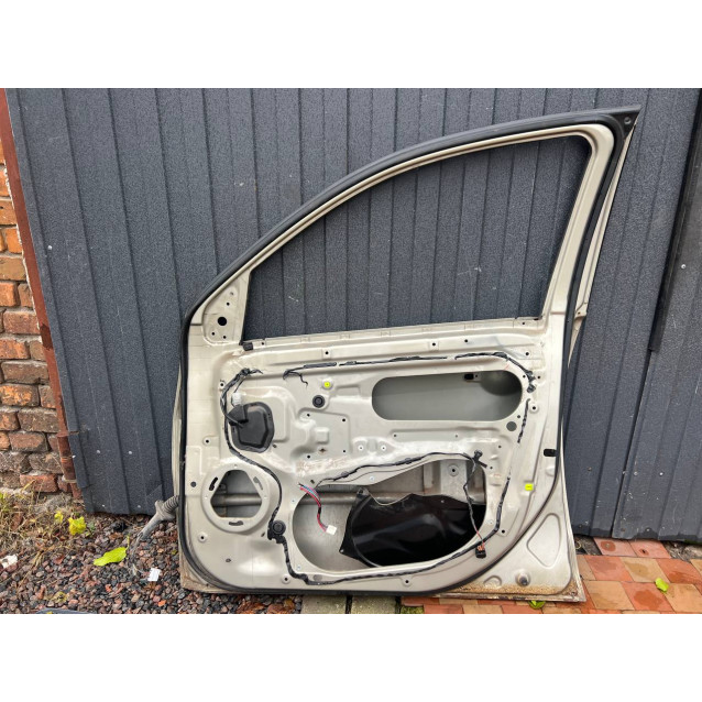 Дверь передня права Mitsubishi Outlander XL (06-14) 5700A280  5700A282 5700B388