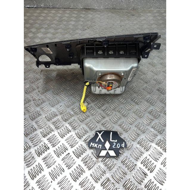 Подушка безпеки в торпедо Mitsubishi Outlander XL (2006-2014) 7030A059XA 7030A182XA