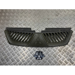 Рещітка радіатора Mitsubishi Outlander XL (2006-2014) 7450A037YA