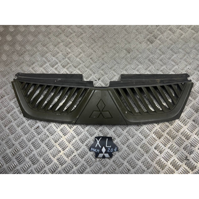 Рещітка радіатора Mitsubishi Outlander XL (2006-2014) 7450A037YA