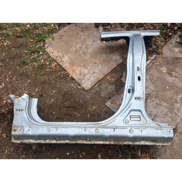 Порог с стойкой средней Mitsubishi Outlander XL (2006-2014)