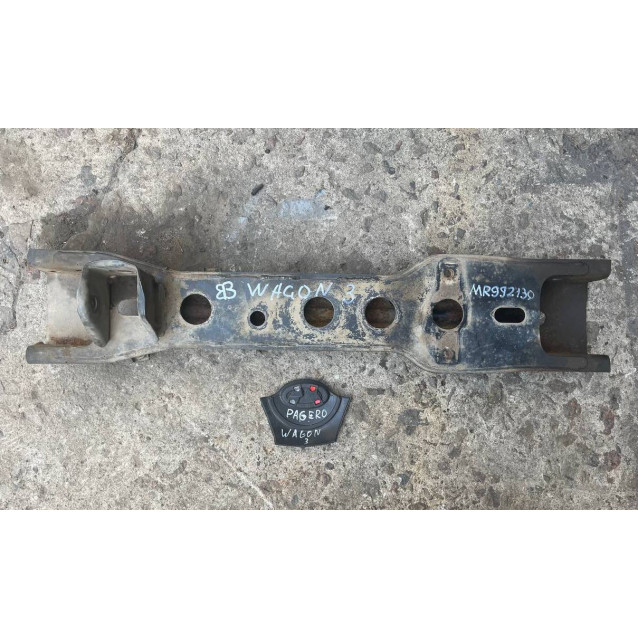 Балка Передней Поперечная Mitsubishi Pajero W3 (2000-2006) MR992130