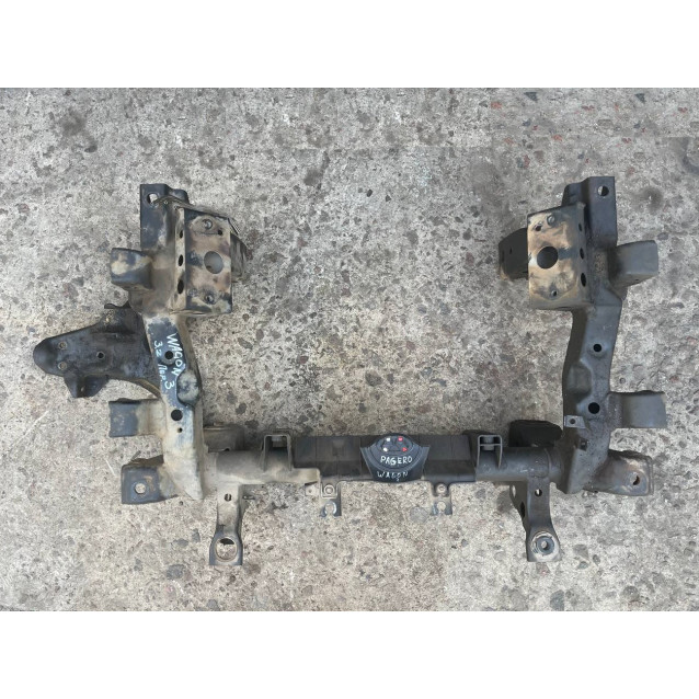 Балка передней подвески подрамник Mitsubishi Pajero W3 (2000-2006) 4000A209 