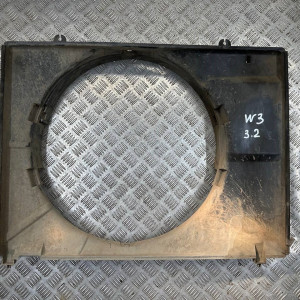 Диффузор для вентилятора радиатора кондиционера Mitsubishi Pajero W3 (2000-2006) MR404898