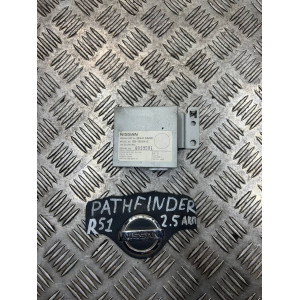 Блок управления модуль камеры заднего вида Nissan Pathfinder (06-14) 284A1EA000