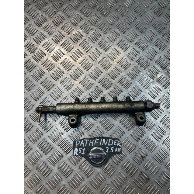 Рампа топливная Nissan Pathfinder (2006-2014) 2,5 АКПП 17520EB35A