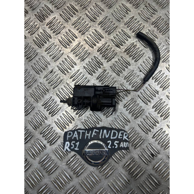 Замок стекла багажника Nissan Pathfinder (2006-2014) 90330EA500	