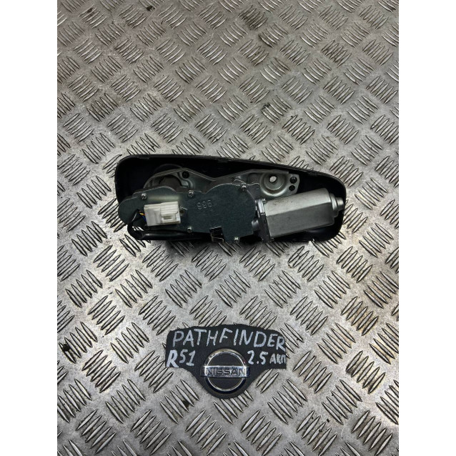 Моторчик стеклоочистителя заднего стекла Nissan Pathfinder (2006-2014) 28700EA500